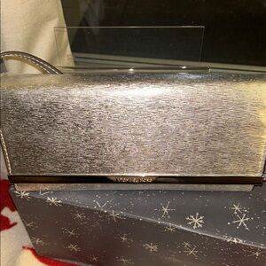 🎉🎉🎉Michael Kors Metallic Silver crossbody  with Dust bag